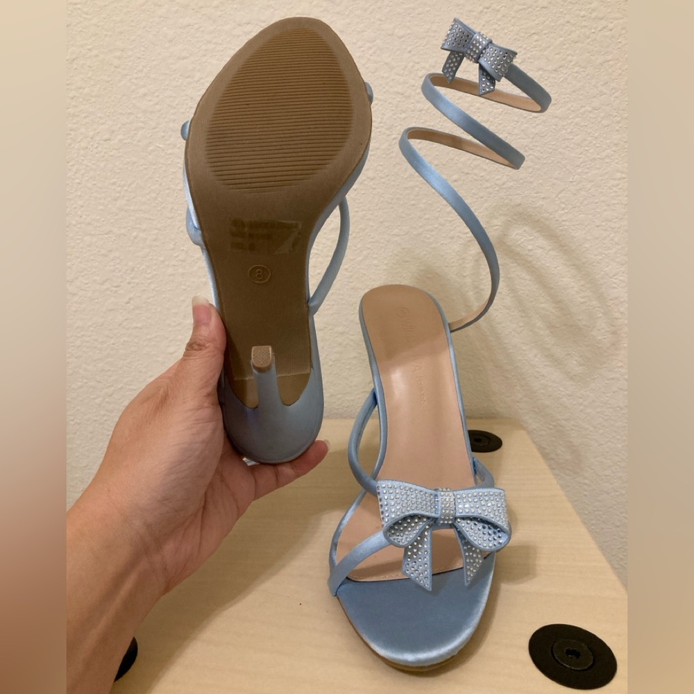 Wild Diva Light Blue Spiral Strap Heels Size 8 Bow Accent Sandals - Picture 10 of 12